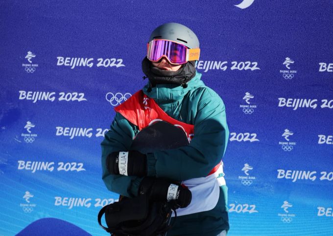 Ariane Burri stürzt bei allen drei Läufen und wird deshalb Zwölfte im Slopestyle. Olympia 2022