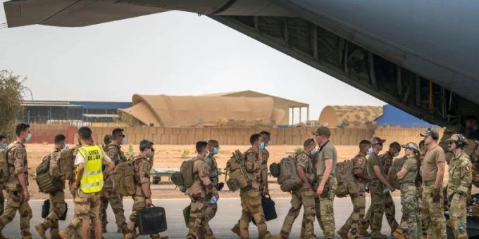Abzug: Frankreich, seine europäischen Partner und Kanada beenden den militärischen Einsatz in Mali. Foto: Uncredited/AP/dpa/Archiv Abzug: Frankreich, seine europäischen Partner und Kanada beenden den militärischen Einsatz in Mali. Foto: Uncredited/AP/dpa/Archiv