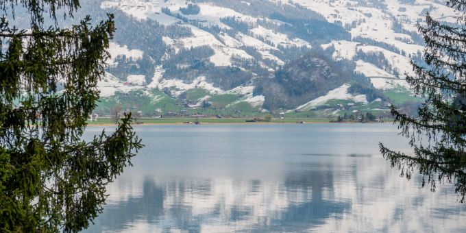 Der Lauerzersee im Kanton Schwyz. Der Lauerzersee im Kanton Schwyz.