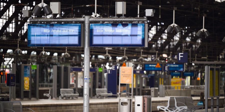 Nahezu verwaist - der Kölner Hauptbahnhof.