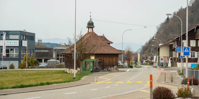 Die Kantonsstrasse von Altbüron. Die Kantonsstrasse von Altbüron.