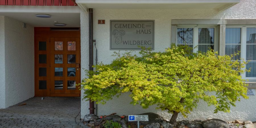 Das Gemeindehaus in Wildberg, Bezirk Pfäffikon ZH.