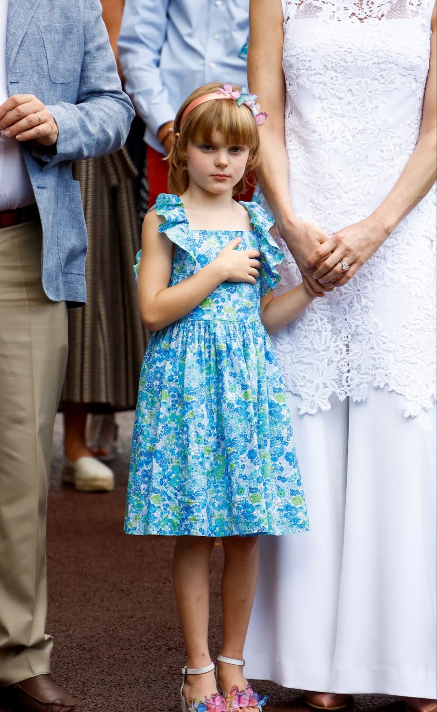 Gabriella hielt die Hand ihrer Mama Fürstin Charlène.