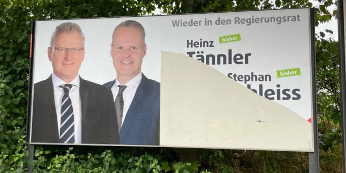 Der SVP Zug werden Wahlplakate zerstört. SVP Zug