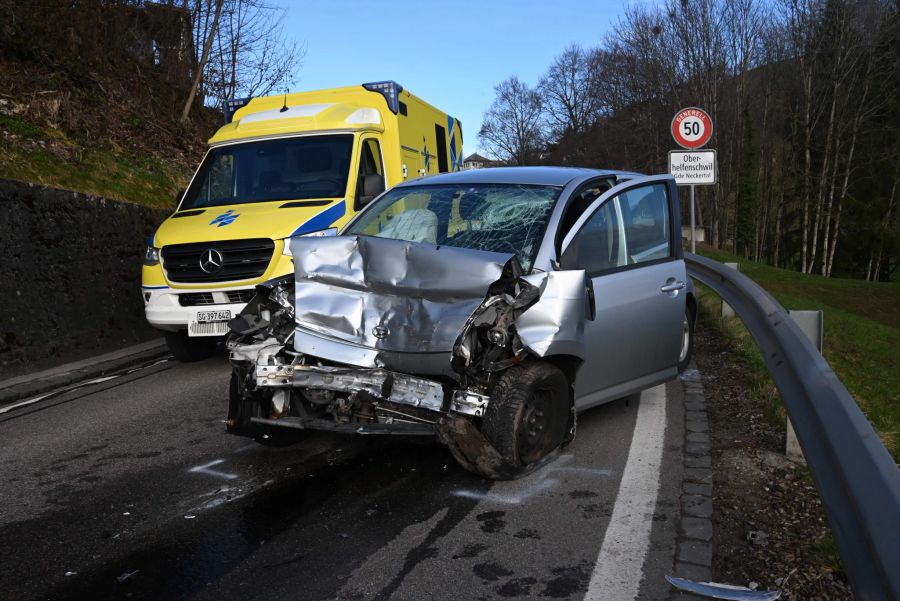 Die Autolenkerin wurde beim Aufprall verletzt.