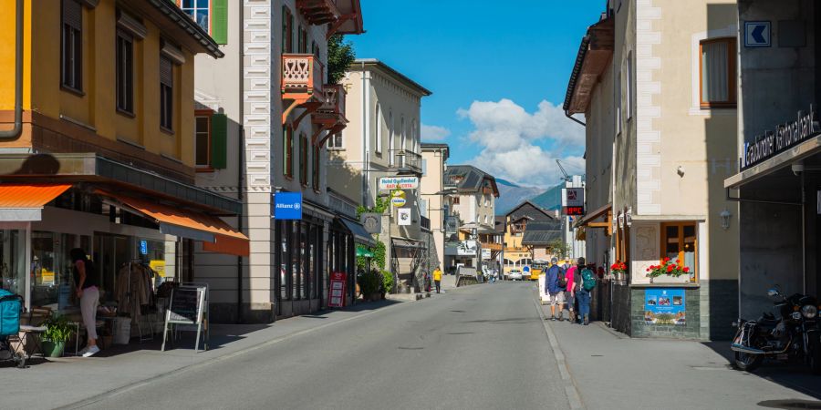 Das Herz von Scuol. «Stradun» heisst die belebte Hauptstrasse auf Romanisch.