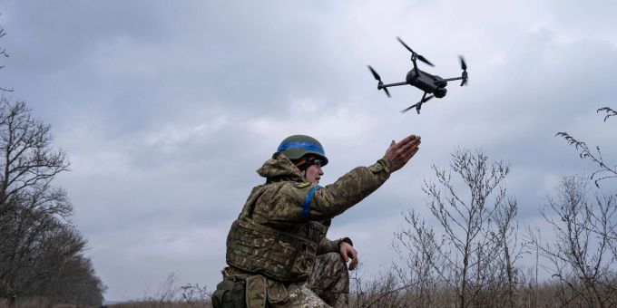 Die ukrainische Flugabwehr soll 29 Drohnen bei russischen Luftangriffen abgeschossen haben. (Symbolbild) ukraine-krieg