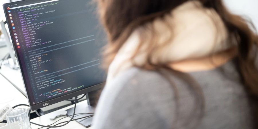 Männer und Frauen werden in vielen Bereichen unterschiedlich behandelt. Dies ist auch bei Algorithmen der Fall.
