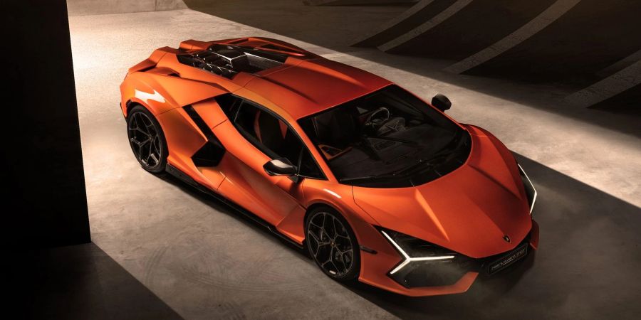 Fahrmaschine mit fantastischen Leistungen: Der Lamborghini Revuelto soll in 2,5 Sekunden von Null auf Hundert schiessen und bis zu 350 km/h schnell werden.