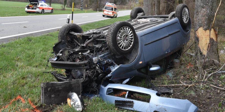 Fläsch: Automobilist verliert Herrschaft über sein Fahrzeug