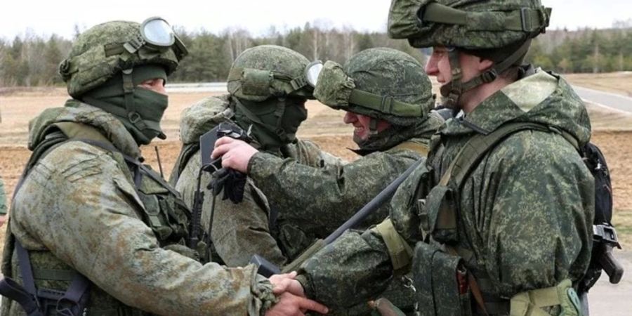 Waren es zu Beginn des Ukraine-Kriegs oft noch unausgebildete Soldaten, sind es nun immer mehr mit schlechter Ausbildung und ebenso schlechter Ausrüstung.