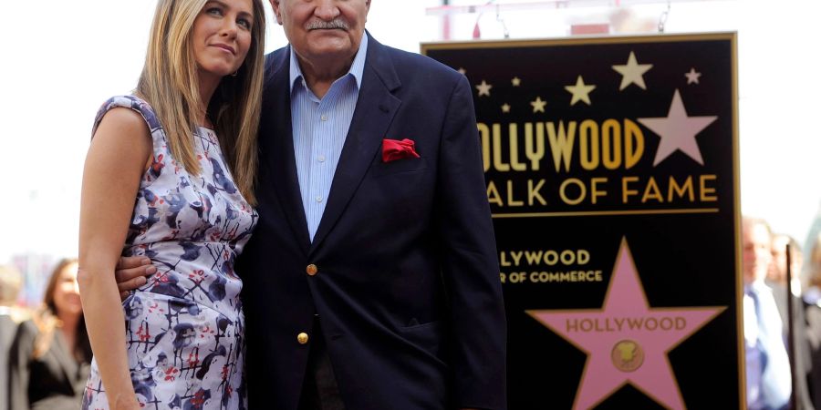 Jennifer Aniston mit ihrem Vater John Aniston 2012 in Hollywood.