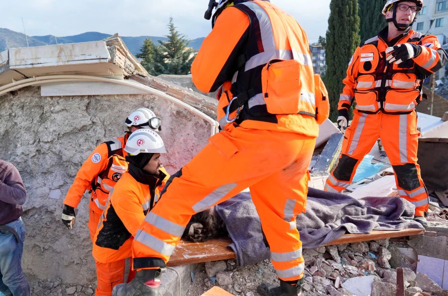 Mitarbeiter der Schweizer Rettungskette nach dem Erdbeben in der Türkei, Hatay, 08.02.2023.