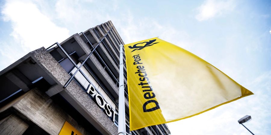 Im Tarifkonflikt mit Verdi bringt die Deutsche Post die Fremdvergabe von Aufträgen ins Spiel.