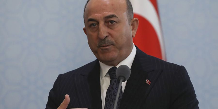 Mevlüt Cavusoglu, Aussenminister der Türkei, beantwortet eine Frage während einer gemeinsamen Pressekonferenz mit US-Aussenminister Blinken nach ihrem Treffen. Foto: Burhan Ozbilici/AP/dpa