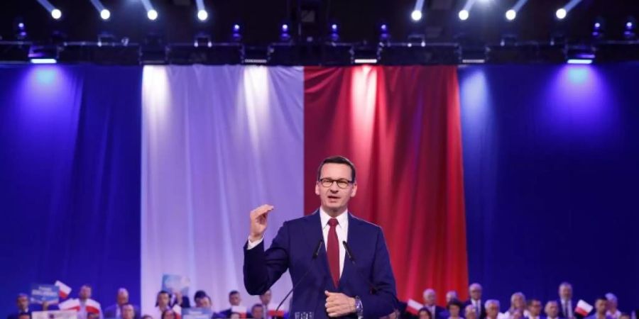 Polens Ministerpräsident Mateusz Morawiecki spricht bei einer Wahlkampfveranstaltung. Foto: Jp Black/ZUMA Wire/dpa