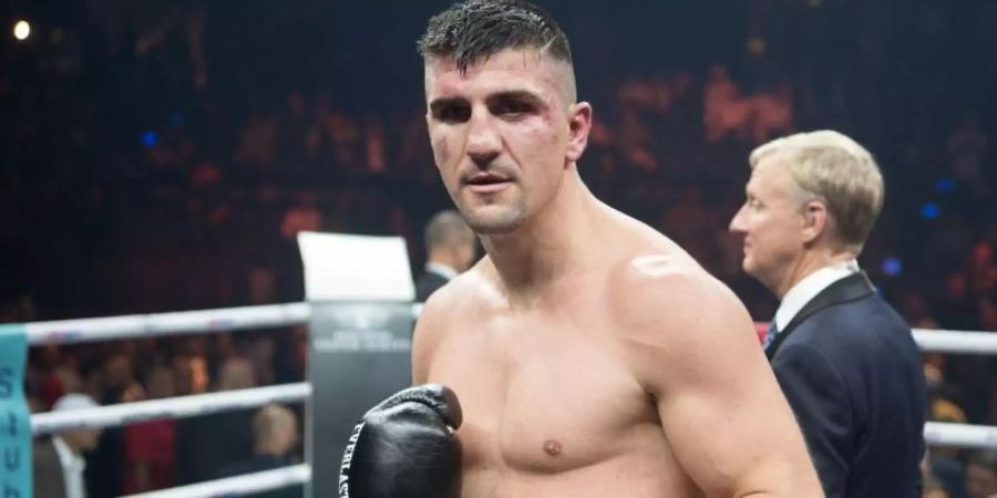 Marco Huck hat sich seine Schlaghand gebrochen. Foto: Soeren Stache/dpa
