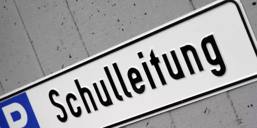 Wo die Rektoren fehlen, werden in der Regel Lehrkräfte kommissarisch als Chefs eingesetzt. Foto: Marius Becker/dpa