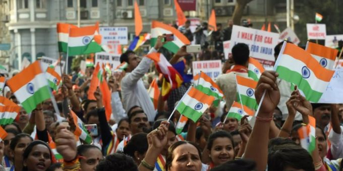 Mumbai - Erneut Demonstrationen für und gegen das Einbürgerungsgesetz in Indien
