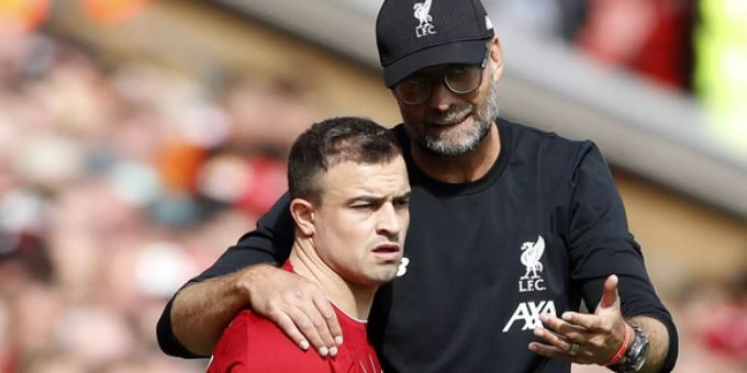 Jürgen Klopp sagte über Xherdan Shaqiri auf der Bank: «Für ihn ist es der nächste Schritt zurück zur Normalität». Xherdan Shaqiri jürgen Klopp