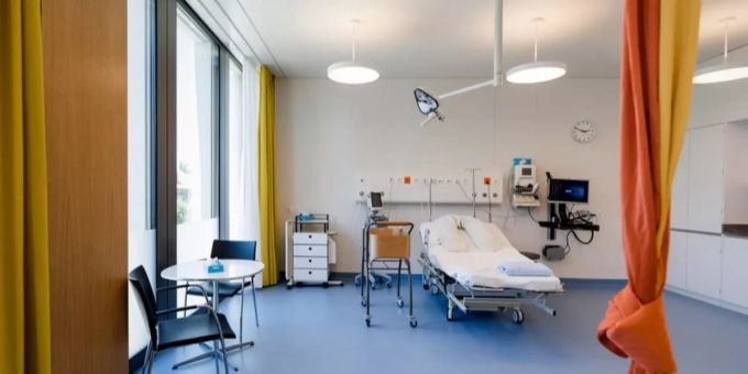 wegen-schwangerschaft-angestellte-verliert-stelle-in-frauenklinik-nau-ch