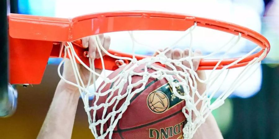 In der Basketball-Bundesliga hat es am 4. Spieltag spannende Begegnungen gegeben. Foto: Uwe Anspach/dpa