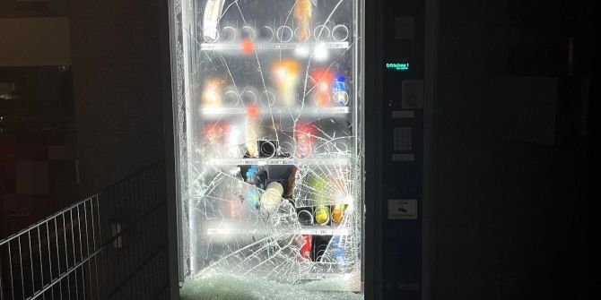 Aufbruch eines Snackautomaten