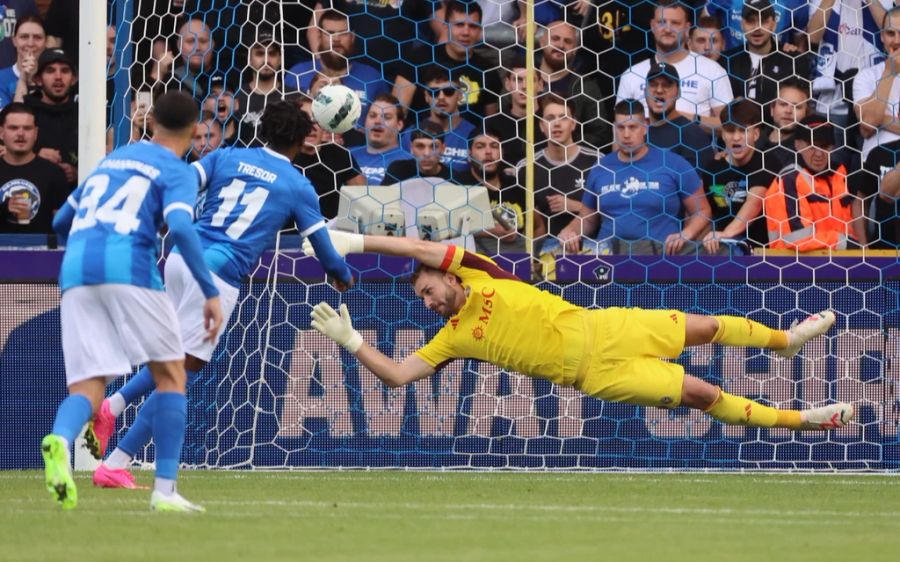 Genk geht in der Folge durch einen Penalty von Ndayishimiye (28') in Führung.