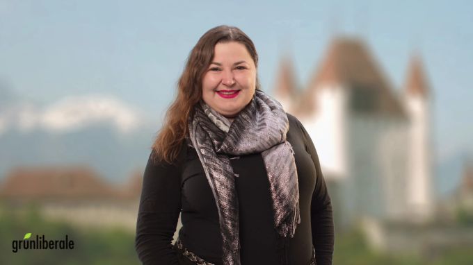 Nicole Krenger, GLP, ist Parteipräsidentin der GLP Thun und Projektleiterin Steuerpolitik. Nicole Krenger