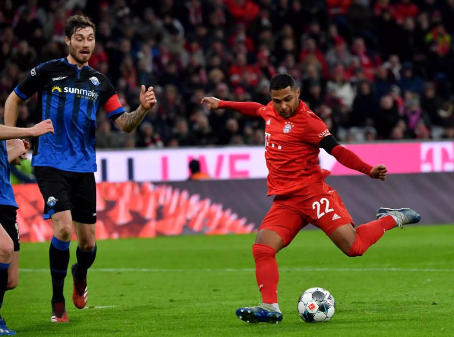 Serge Gnabry erzielt das 1:0 für den FC Bayern München.