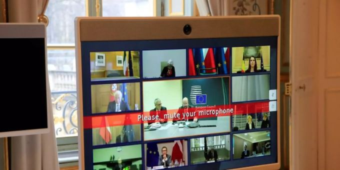 Video-Bildschirm bei Beratungen in vergangener Woche Video-Bildschirm bei Beratungen in vergangener Woche