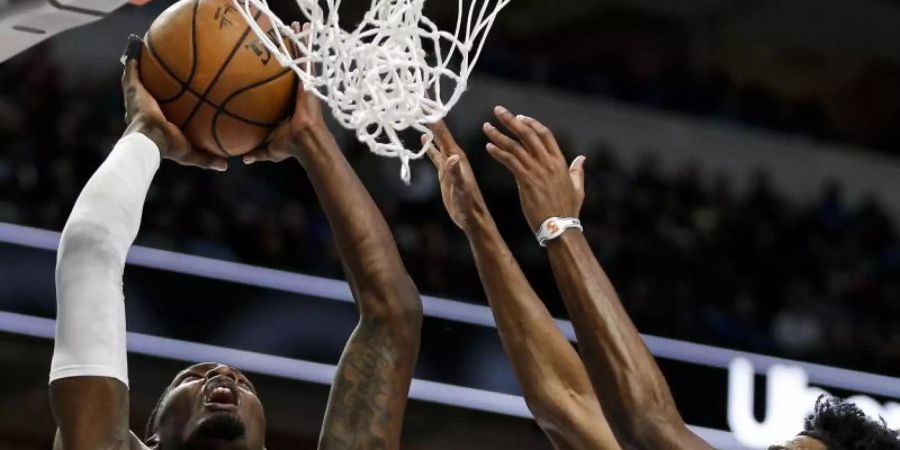 Beim Heimspiel gegen die Sacramento Kings war die Halle in Dallas zum 815. Mal in Serie ausverkauft. Foto: Brandon Wade/FR168019 AP/dpa