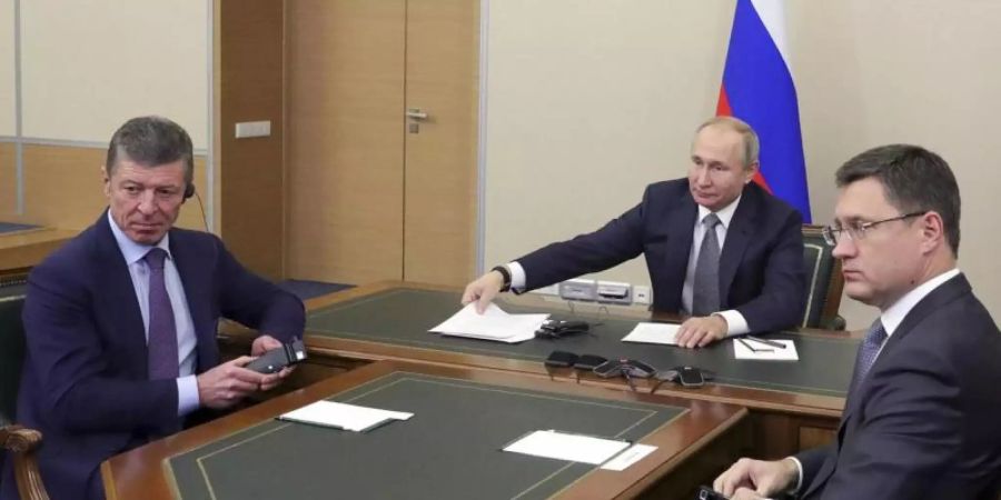 Der Putin-Vertraute Dmitri Kosak (l) ist jetzt hauptamtlich und dauerhaft für die Ukraine zuständig. Foto: Mikhail Klimentyev/Pool Sputnik Kremlin/AP/dpa