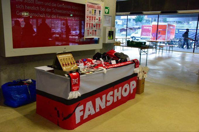 Der Fanshop des Floorball Köniz.