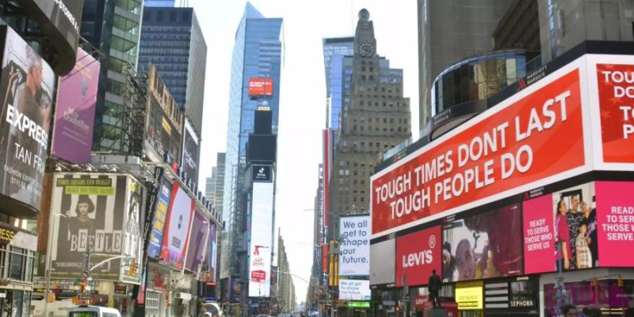 Der New Yorker Times Square ist nach einer Verhängten Sperre nahezu verlassen. Foto: kyodo/dpa