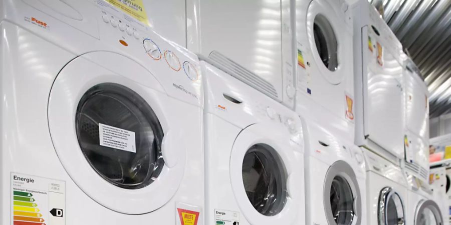 Der Bundesrat stärkt Konsumentinnen und Konsumenten beim Kauf von Produkten und Geräten den Rücken. (Symbolbild)