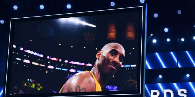 Ehrung für Kobe Bryant bei den Grammys. k