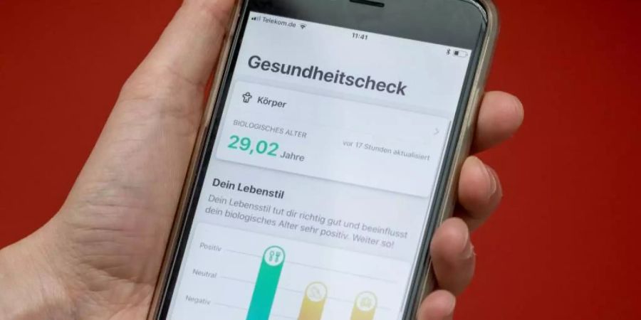 Viele Menschen in Deutschland begrüssen digitale Angebote im Gesundheitsbereich. Foto: Michael Kappeler/dpa