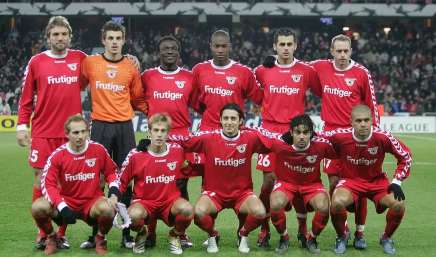 Die Mannschaft des FC Thun vor dem Champions League Spiel in Bern gegen Arsenal.