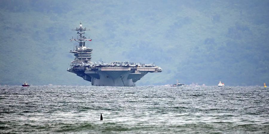 Auf dem Flugzeugträger «USS Theodore Roosevelt» grasiert das Cornoavirus. Die Besatzung wird nun nach und nach evakuiert. (Archivbild)