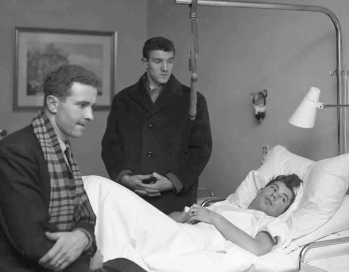 (l.-r.) Harry Gregg, Billy Foulkes und Ken Morgan: Gregg überlebte einen Flugzeugabsturz am 6. Februar 1958 in München. Harry Gregg