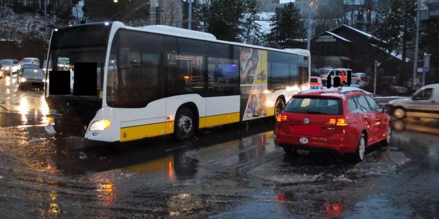 Schaffhausen Polizei Unfall Bus