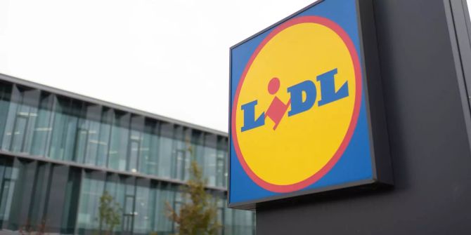 Logo am neuen Lidl Hauptsitz in Weinfelden TG.