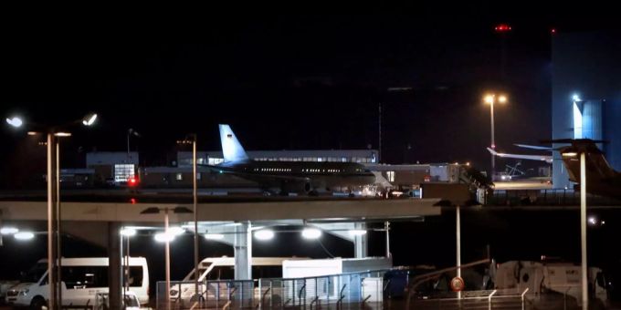 Flugzuegpanne - Kanzlerin verpasst ersten Tag des G20 Gipfels