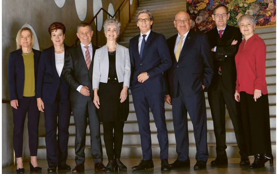Von links nach rechts: Dr. Kathrin Arioli (Staatsschreiberin), Dr. Silvia Steiner, Ernst Stocker, Carmen Walker Späh (Vizepräsidentin 2018/2019), Dr. Thomas Heiniger (Präsident 2018/2019), Markus Kägi, Mario Fehr, Jacqueline Fehr - Foto: André Springer, zvg Staatskanzlei Kanton Zürich