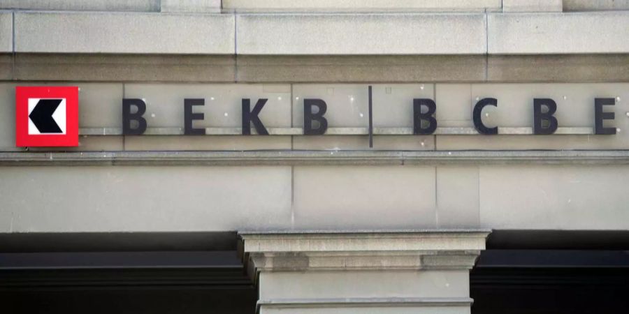 Ein Gebäude der Berner Kantonalbank am Bundesplatz in Bern.