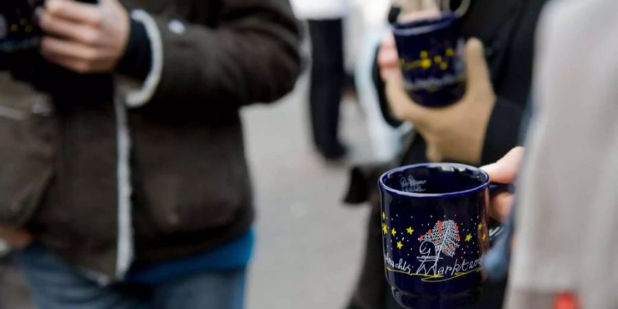 Glühwein gibt es nicht nur selbstgemacht oder an Weihnachtsmärkten...