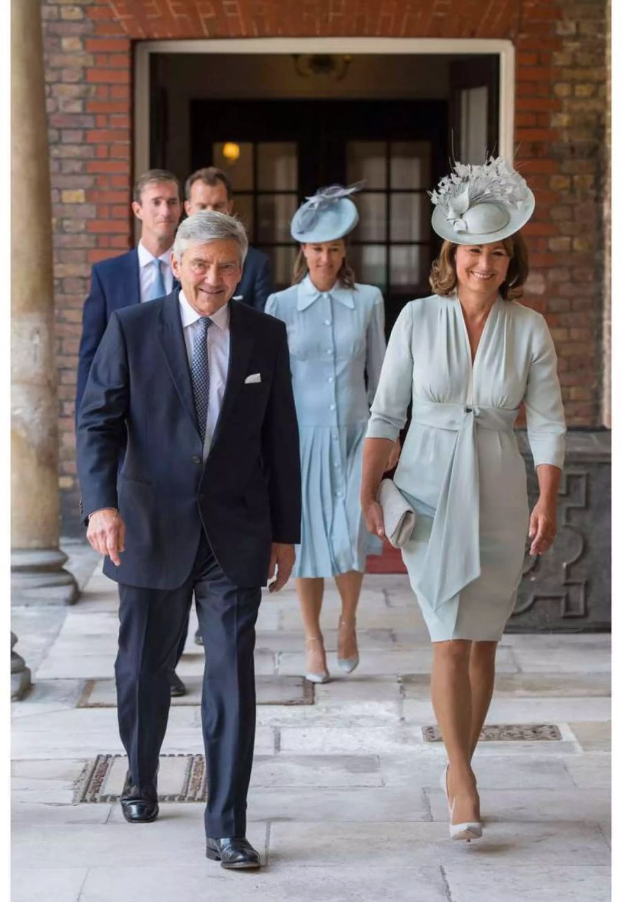 Herzogin Kates Eltern Michael und Carole Middleton bei der Taufe des kleinen Prinzen Louis vor zwei Jahren.