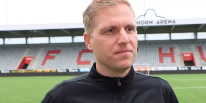 Thuns Trainer Marc Schneider spricht in der Stockhorn-Arena. FC Thun Marc Schneider