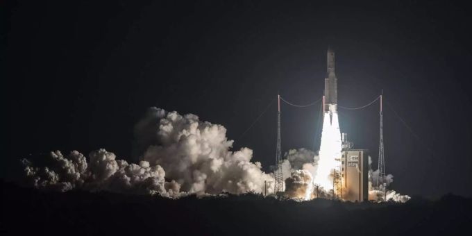 Kontakt abgebrochen - Panne bei Start einer Ariane-5-Rakete